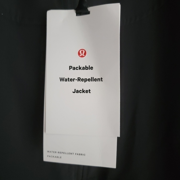 Lululemon Packable Water-Repellent Jacket in Black size 10 NWT - Picture 5 of 8
